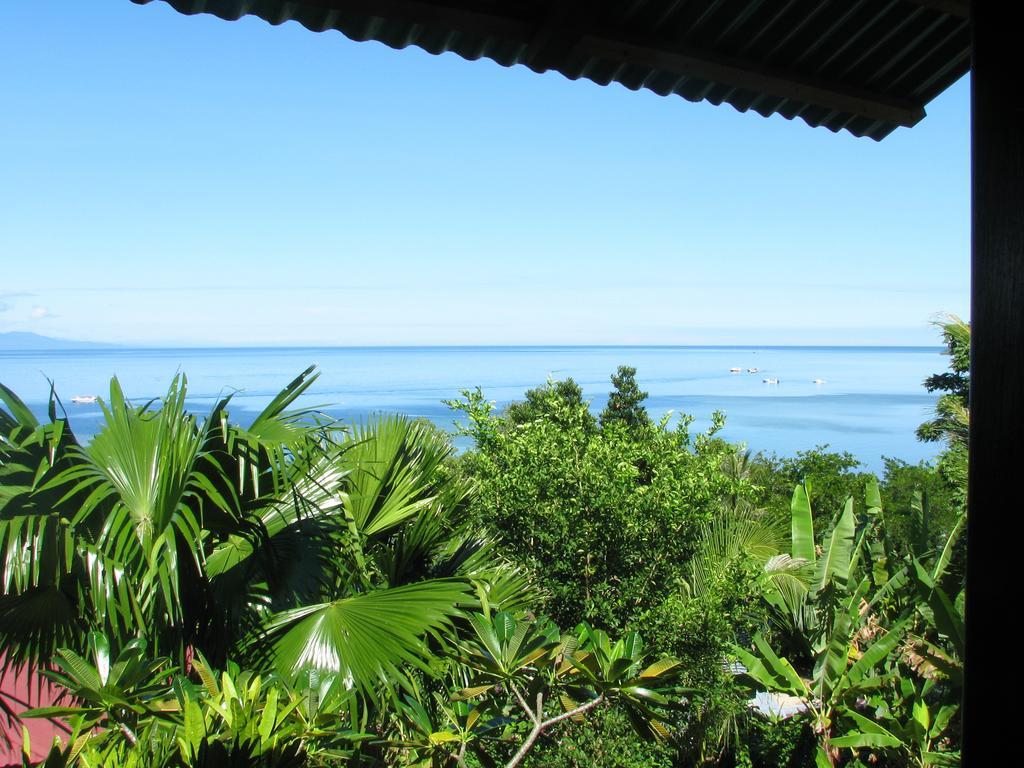 Happy Gecko Dive Resort Bunaken Exterior photo