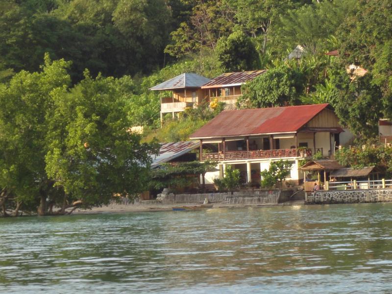 Happy Gecko Dive Resort Bunaken Exterior photo