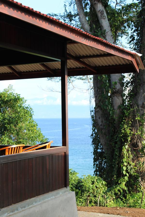 Happy Gecko Dive Resort Bunaken Exterior photo