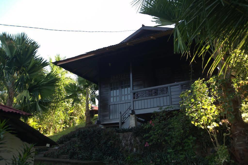 Happy Gecko Dive Resort Bunaken Exterior photo