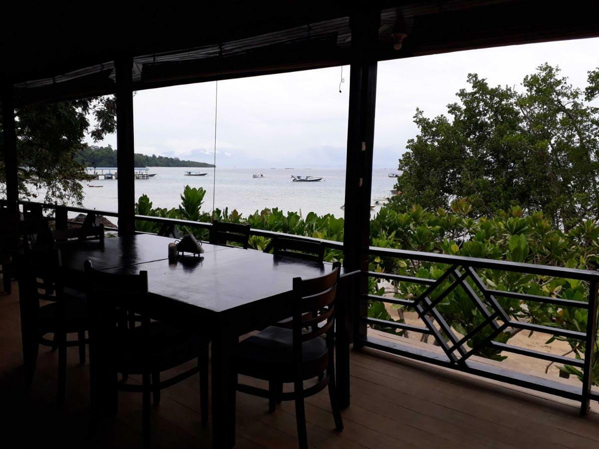 Happy Gecko Dive Resort Bunaken Exterior photo